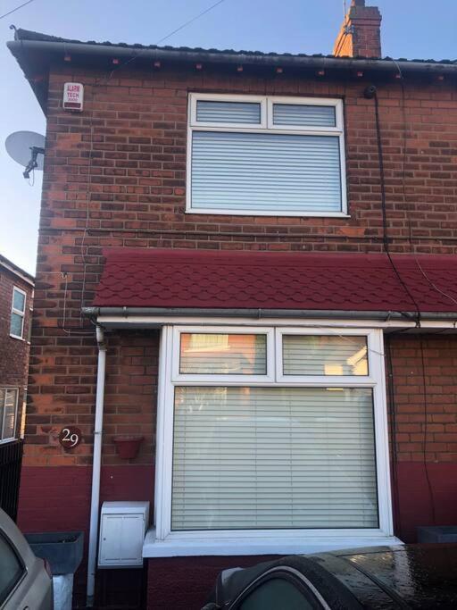 29 Comfort House 2 Bedroom Townhouse With Parking Scunthorpe Bagian luar foto