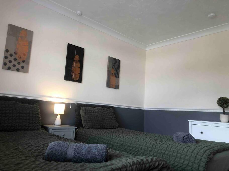 29 Comfort House 2 Bedroom Townhouse With Parking Scunthorpe Bagian luar foto