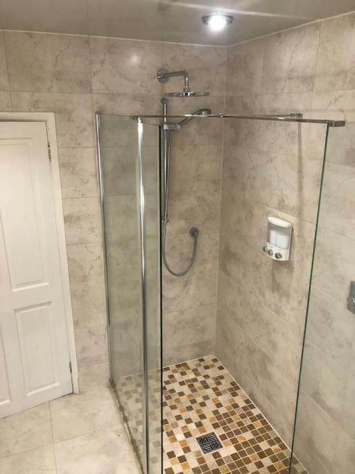 29 Comfort House 2 Bedroom Townhouse With Parking Scunthorpe Bagian luar foto