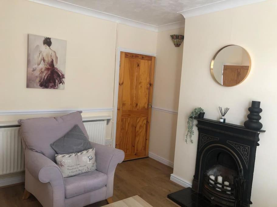 29 Comfort House 2 Bedroom Townhouse With Parking Scunthorpe Bagian luar foto